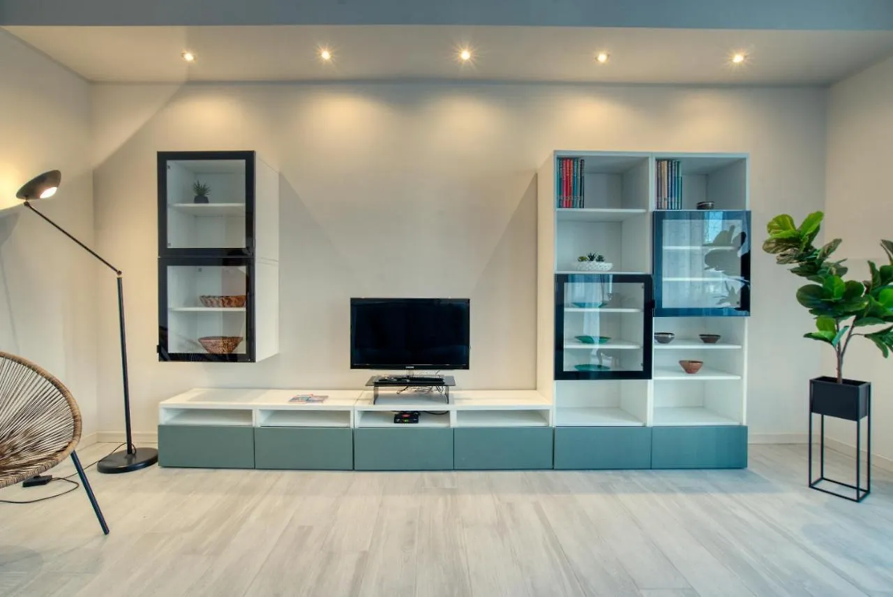 Caseospitali - Casa Janas, Elegante Trilocale Per 5 In Zona Centrale Milan 0*,  Italy