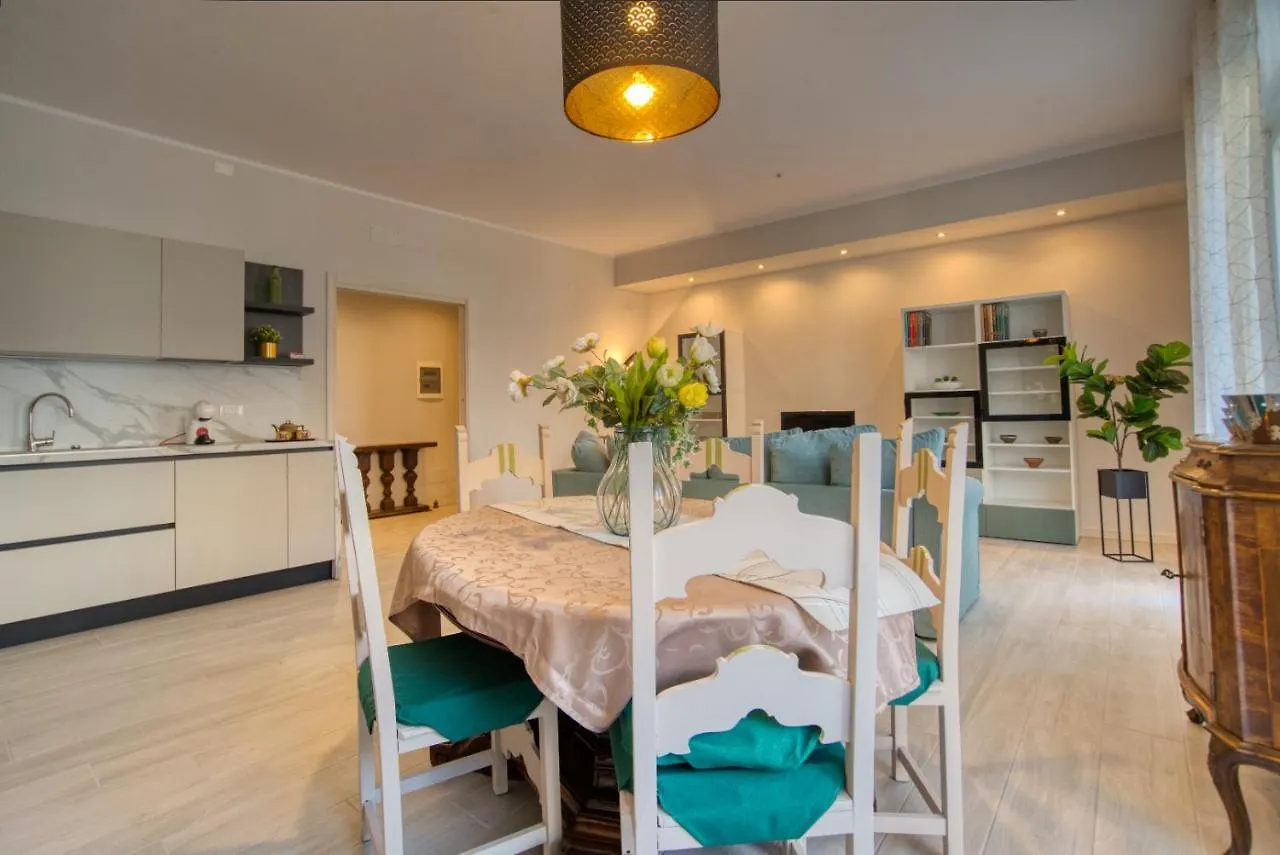 Apartment Caseospitali - Casa Janas, Elegante Trilocale Per 5 In Zona Centrale Milan